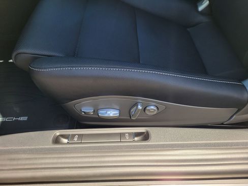 Used 2025 Porsche 718 Cayman RWD image 27