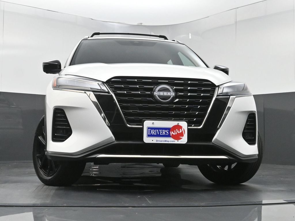 Used 2024 Nissan Kicks SR FWD image 23