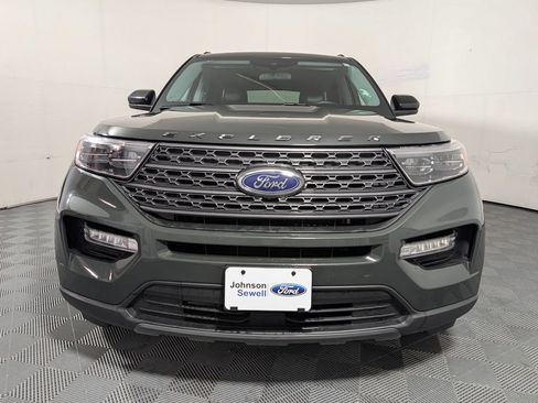 Certified 2024 Ford Explorer XLT w/ Equipment Group 202A RWD image 3