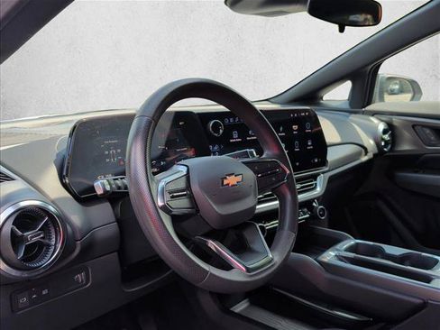 Used 2025 Chevrolet Equinox EV LT FWD image 9