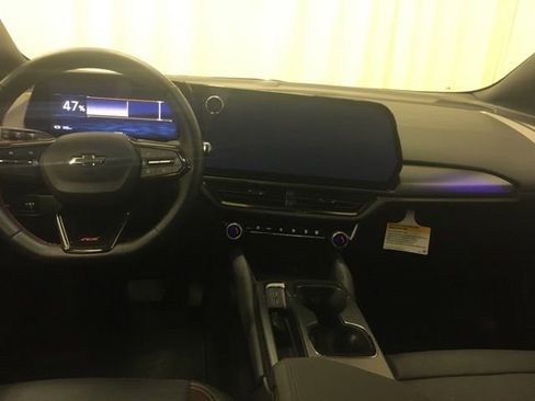 Used 2024 Chevrolet Equinox EV RS FWD image 21