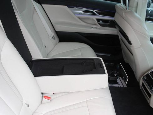 Used 2022 BMW 740i xDrive AWD/4WD image 20