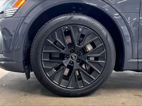 Certified 2024 Audi Q8 e-tron Premium Plus AWD/4WD image 11