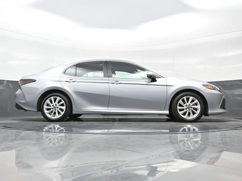 Used 2024 Toyota Camry LE FWD image 30