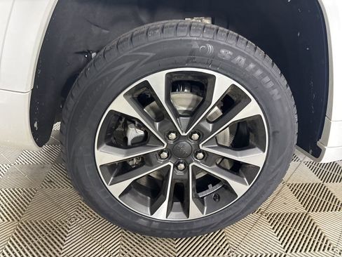 Used 2023 Jeep Grand Cherokee L Overland AWD/4WD image 35