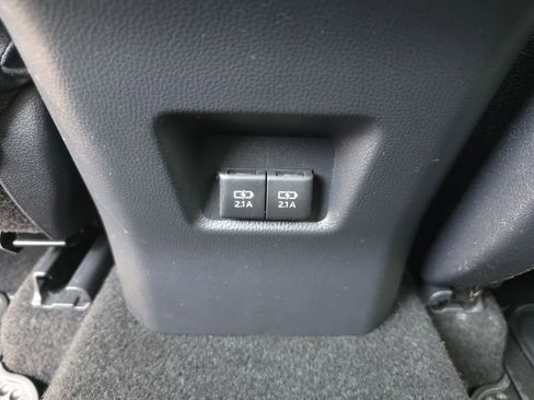 Used 2020 Toyota RAV4 XLE FWD image 41