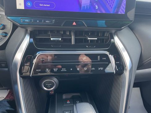 Used 2024 Toyota Venza Nightshade image 23