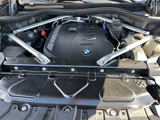 Used 2024 BMW X7 xDrive40i w/ M Sport Package AWD/4WD image 7