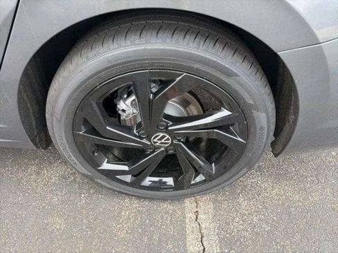 New 2026 Volkswagen Jetta SE FWD image 9