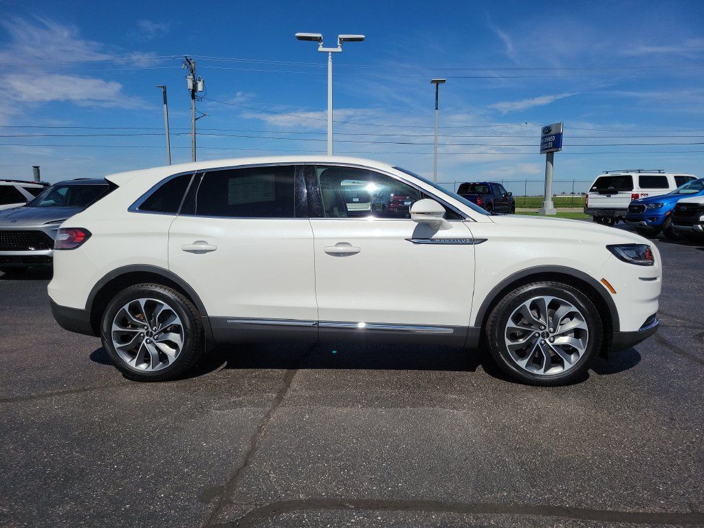 Certified 2023 Lincoln Nautilus Reserve AWD/4WD image 3