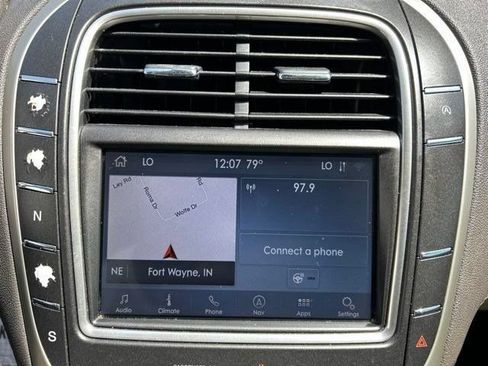 Used 2020 Lincoln Nautilus Reserve w/ Cargo Utility Package FWD image 25