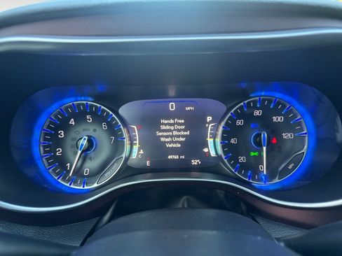 Used 2020 Chrysler Pacifica Limited FWD image 20