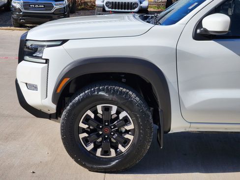 Used 2024 Nissan Frontier PRO-4X w/ Off-Road Protection Package image 9
