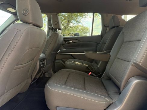 Used 2025 Chevrolet Traverse LT AWD/4WD image 28
