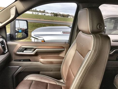 Used 2025 GMC Sierra 2500 Denali w/ Denali Reserve Package image 24