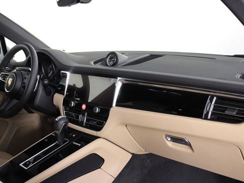 New 2026 Porsche Macan image 15