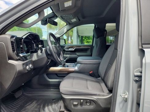 Used 2024 Chevrolet Silverado 1500 RST RWD image 6