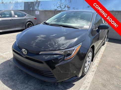 Used 2026 Toyota Corolla LE FWD image 2