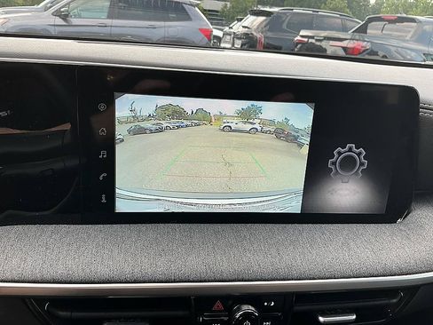 Certified 2025 Nissan Kicks SV w/ SV Premium Package FWD image 18