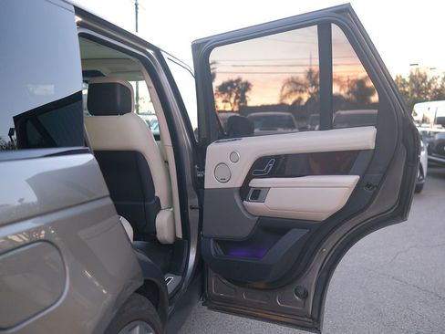 Used 2020 Land Rover Range Rover HSE image 26