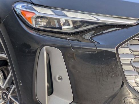 Used 2025 Audi Q5 Premium w/ Convenience Package image 23