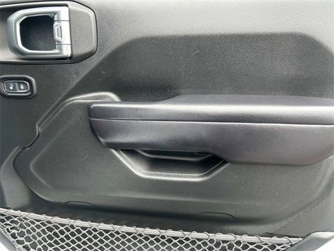 Used 2018 Jeep Wrangler Unlimited Rubicon image 23