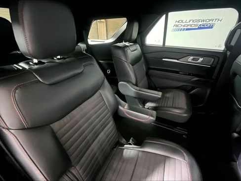 Used 2025 Ford Explorer ST-Line AWD/4WD image 22