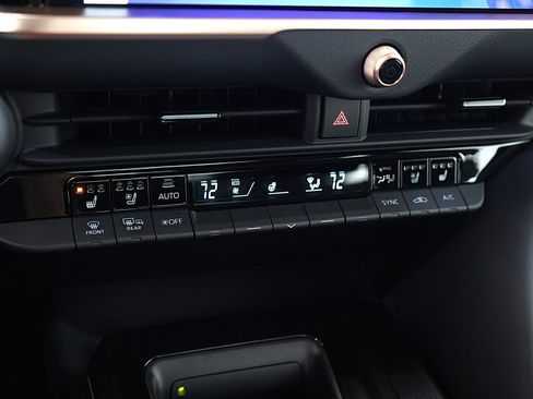 Used 2026 Toyota Crown Limited w/ Advanced Technology Package image 21