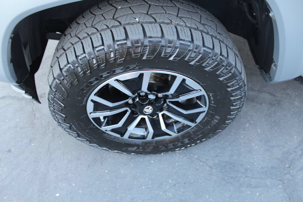 Used 2021 Toyota Tacoma TRD Sport w/ Technology Package AWD/4WD image 12