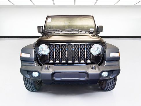 Used 2022 Jeep Wrangler Unlimited Sport AWD/4WD image 2