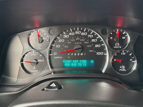 Used 2019 Chevrolet Express 2500 w/ Driver Convenience Package RWD image 14