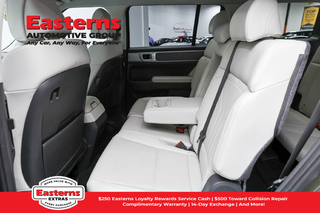 Used 2025 Hyundai Santa Fe SEL FWD image 24