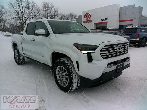 Used 2024 Toyota Tacoma Limited image 1