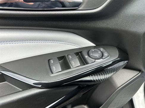 New 2026 Chevrolet Trax LT w/ Driver Confidence Package image 13