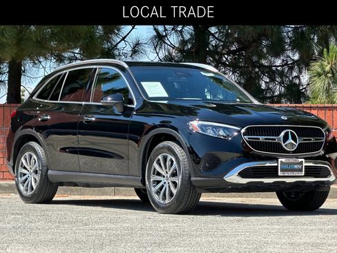 Used 2024 Mercedes-Benz GLC 300 image 2