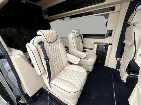 Used 2022 Mercedes-Benz Sprinter 2500 image 23