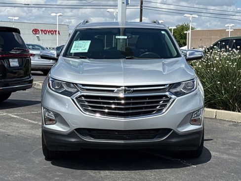 Used 2018 Chevrolet Equinox Premier FWD image 3