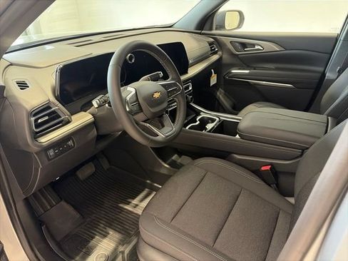 New 2026 Chevrolet Traverse LT w/ Driver Confidence Package AWD/4WD image 8
