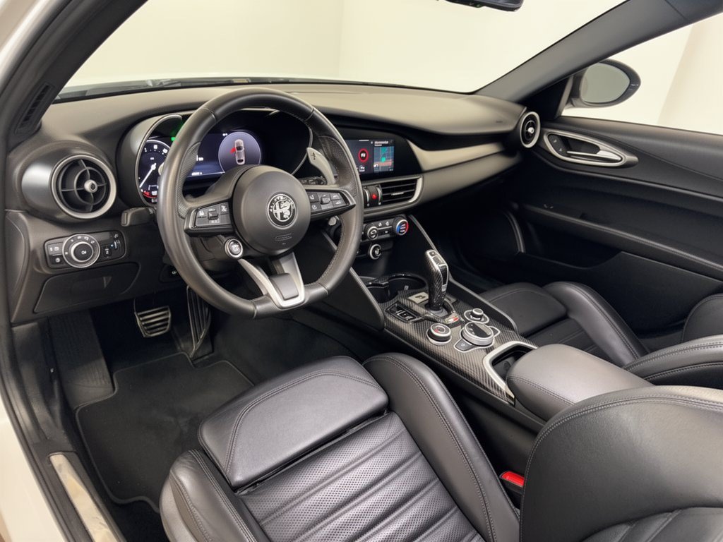 Used 2024 Alfa Romeo Giulia Veloce RWD image 4