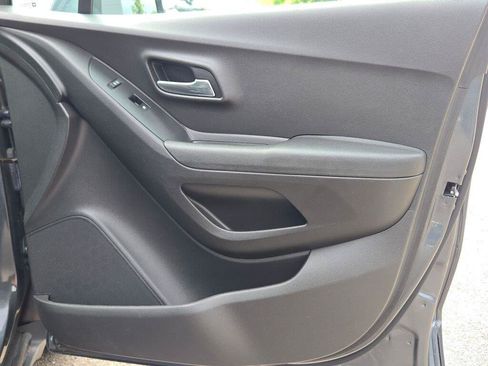 Used 2016 Chevrolet Trax LT w/ LT Convenience Package FWD image 6