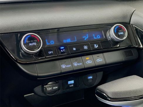 Certified 2025 Hyundai Elantra Hybrid FWD image 17