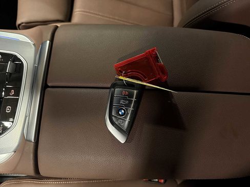 Used 2022 BMW X5 xDrive45e image 34