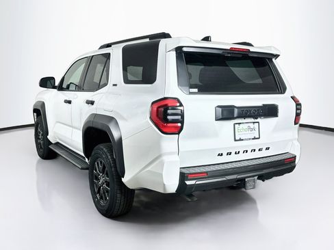 Used 2025 Toyota 4Runner SR5 AWD/4WD image 5