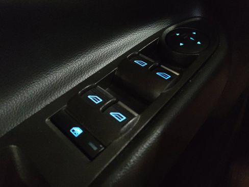 Used 2019 Ford Escape SE image 27