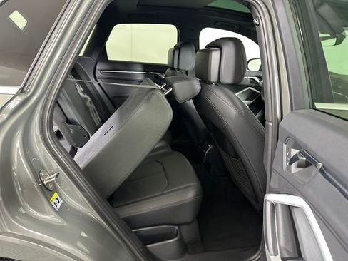 Used 2025 Audi Q3 2.0T Premium image 27