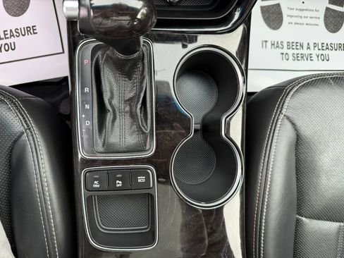 Used 2015 Kia Sorento SX image 56