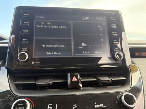 Used 2022 Toyota Corolla LE FWD image 20