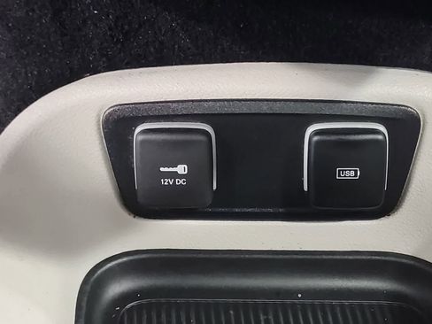 Used 2020 Chrysler Pacifica Limited FWD image 23