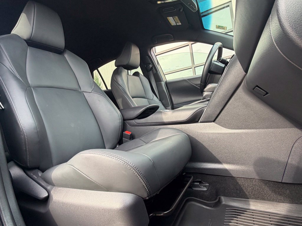 Used 2024 Toyota Venza XLE AWD/4WD image 22
