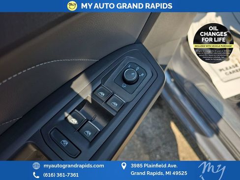 Used 2022 Volkswagen Atlas Cross Sport SEL Premium R-Line AWD/4WD image 11